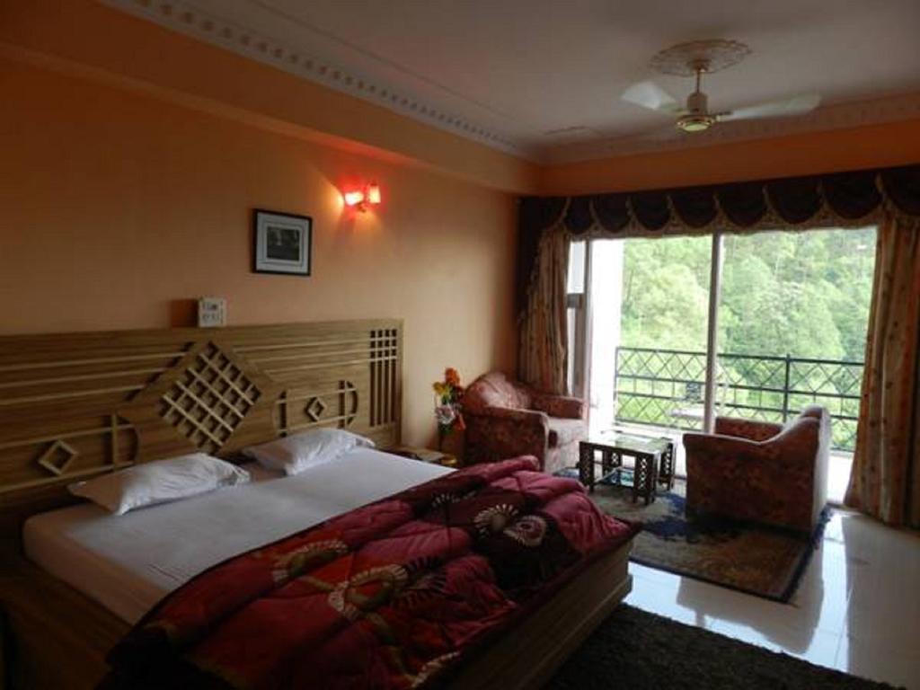 Hotel Shivalik Kasauli Oda fotoğraf